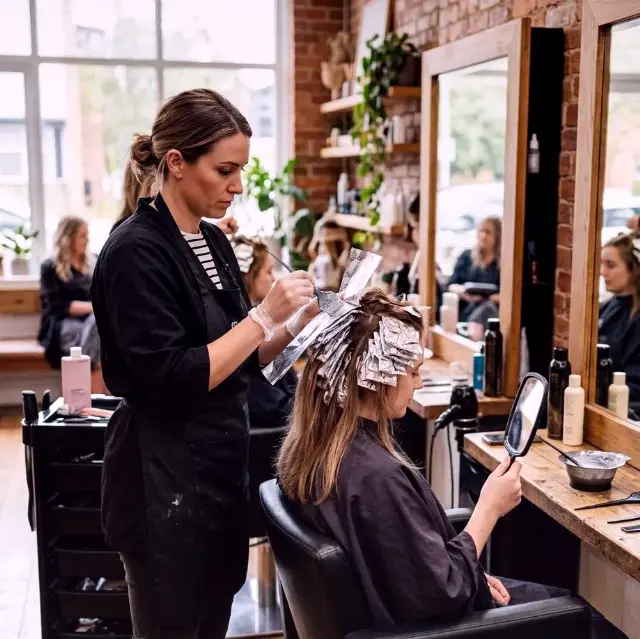 White Trail — Elegantes Brautstyling